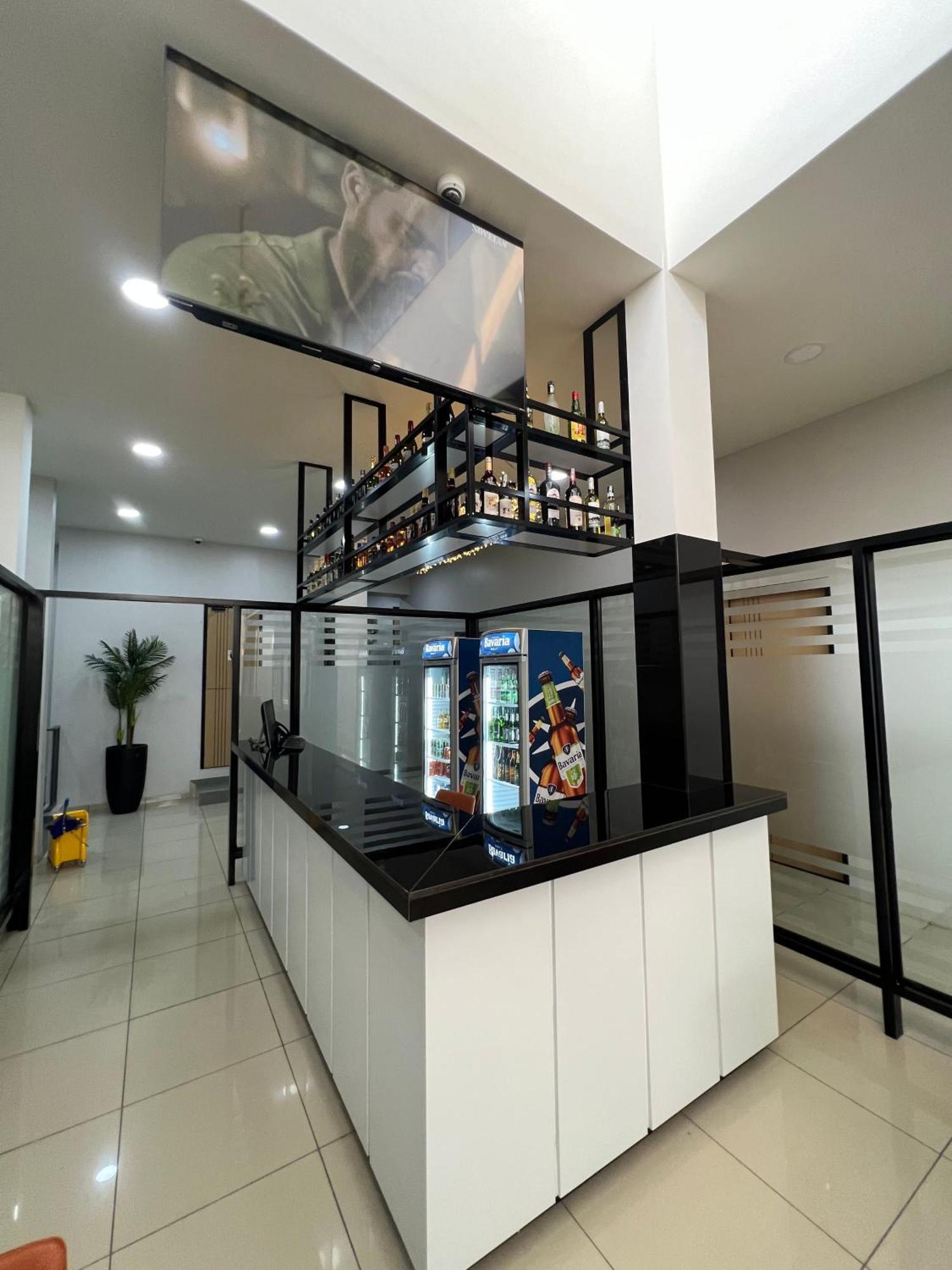 Ixoras Hotel Victoire Kinshasa Ngoại thất bức ảnh