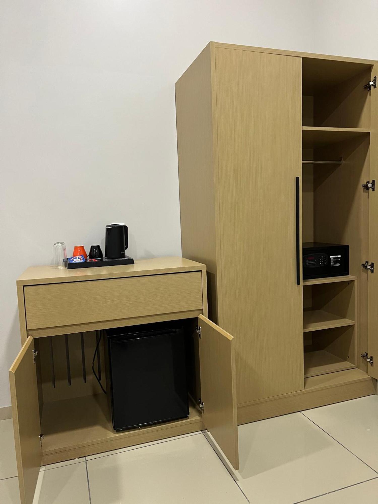 Ixoras Hotel Victoire Kinshasa Ngoại thất bức ảnh