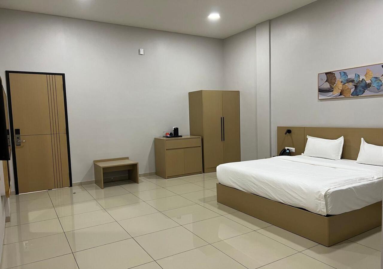 Ixoras Hotel Victoire Kinshasa Ngoại thất bức ảnh