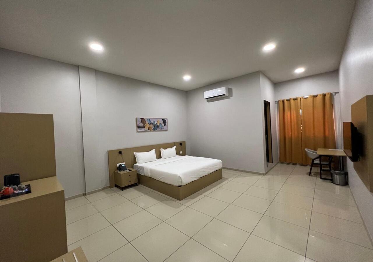 Ixoras Hotel Victoire Kinshasa Ngoại thất bức ảnh